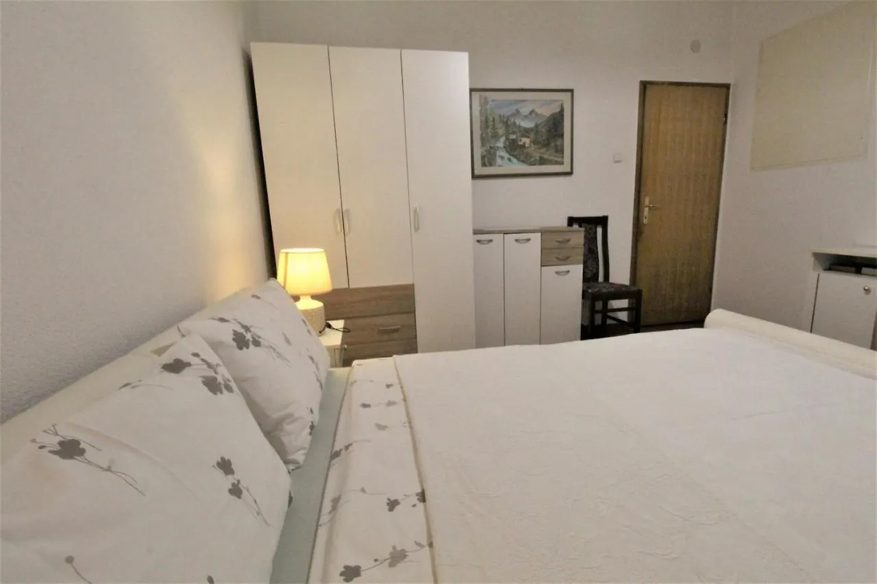 Sea Balcony Apartment سافودغيا