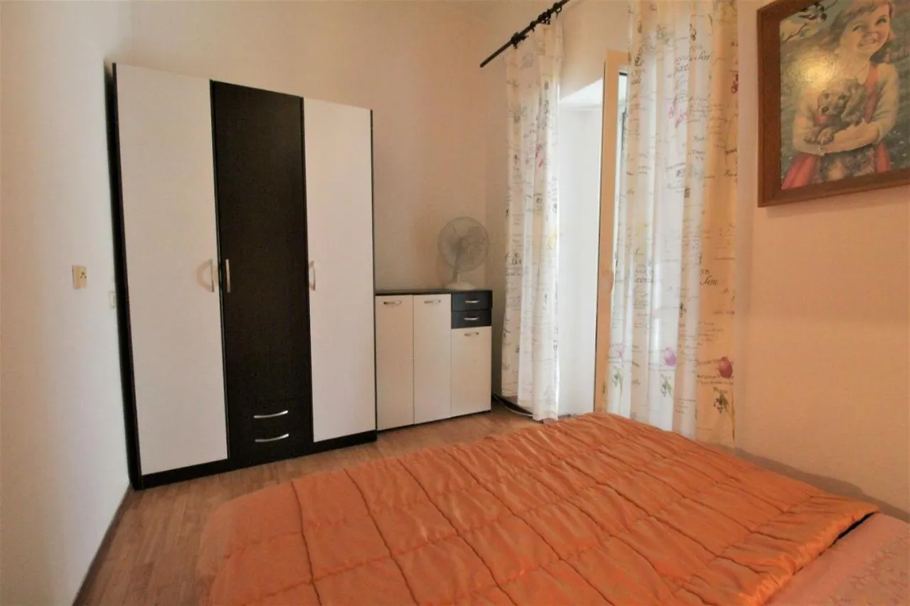 Sea Balcony Apartment سافودغيا