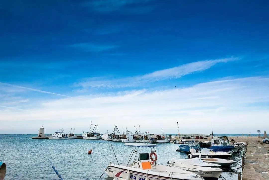 Sea Balcony Apartment سافودغيا