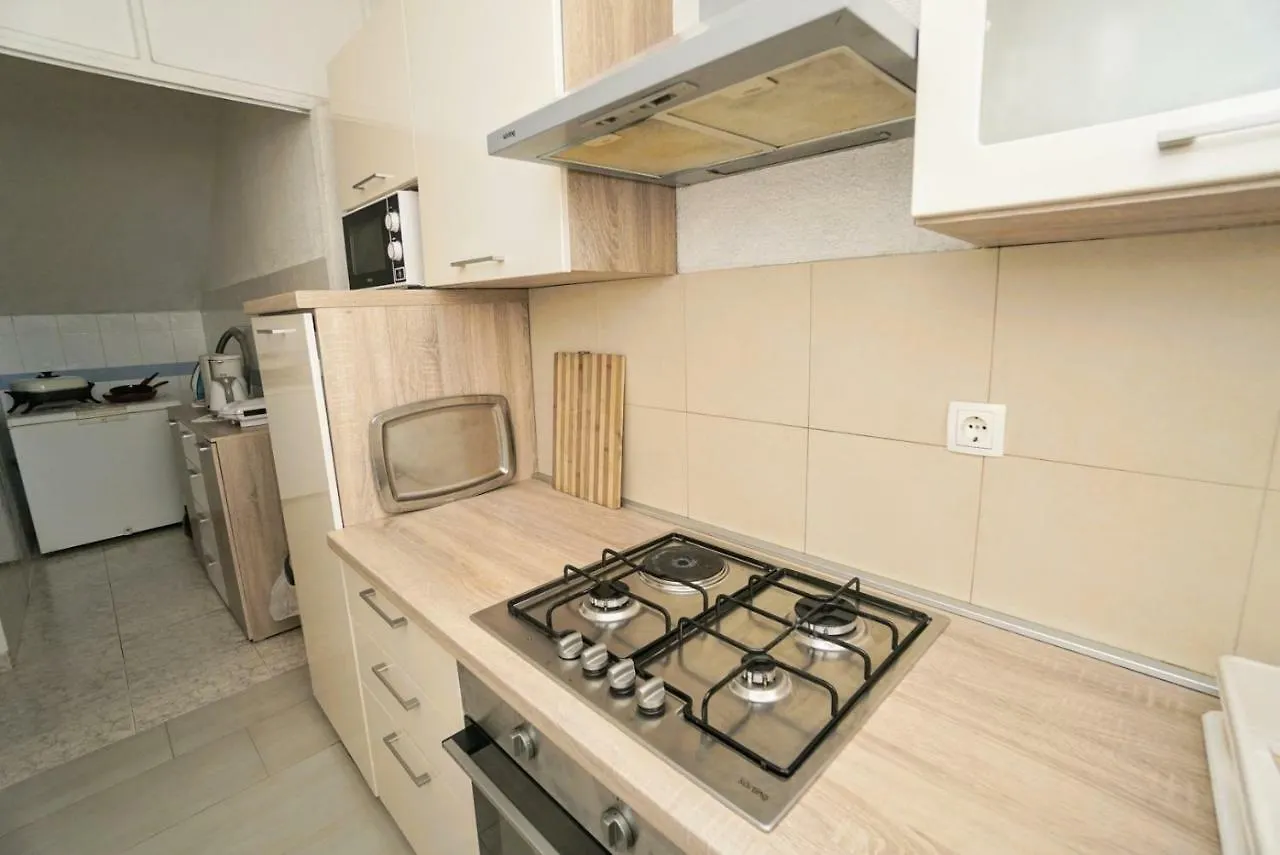 Sea Balcony Apartment سافودغيا