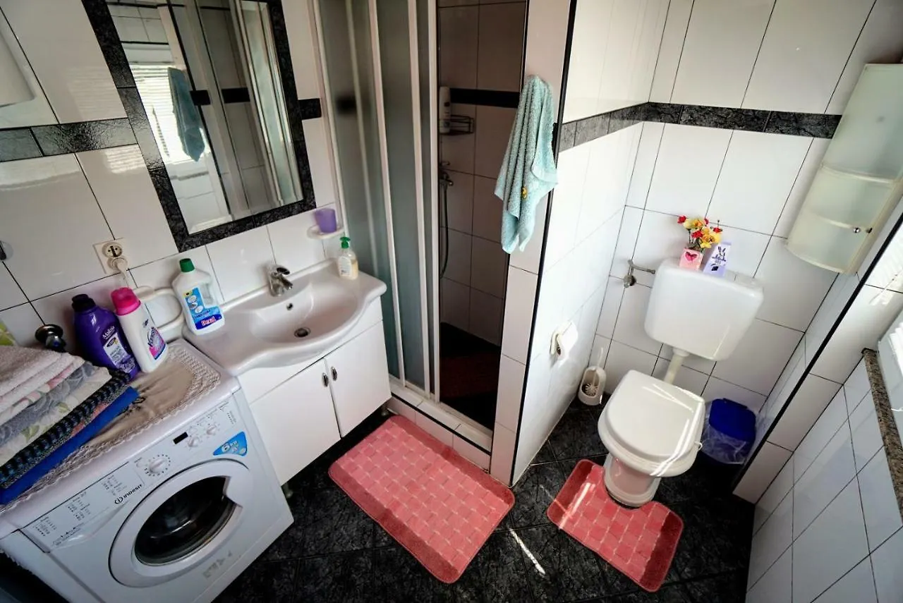 Sea Balcony Apartment سافودغيا